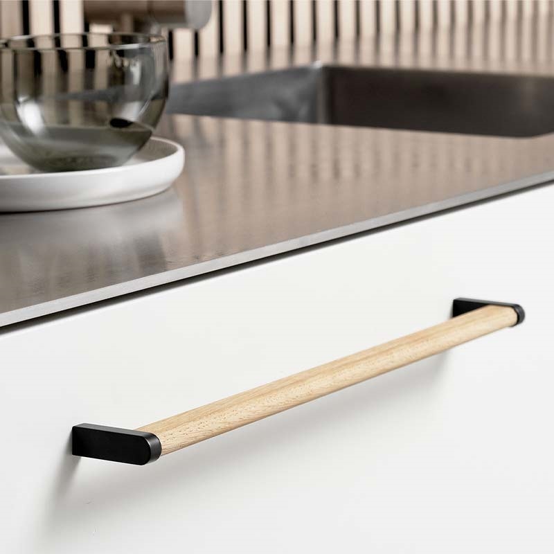 Crossing Handle - Lacquered Oak/Matt Black