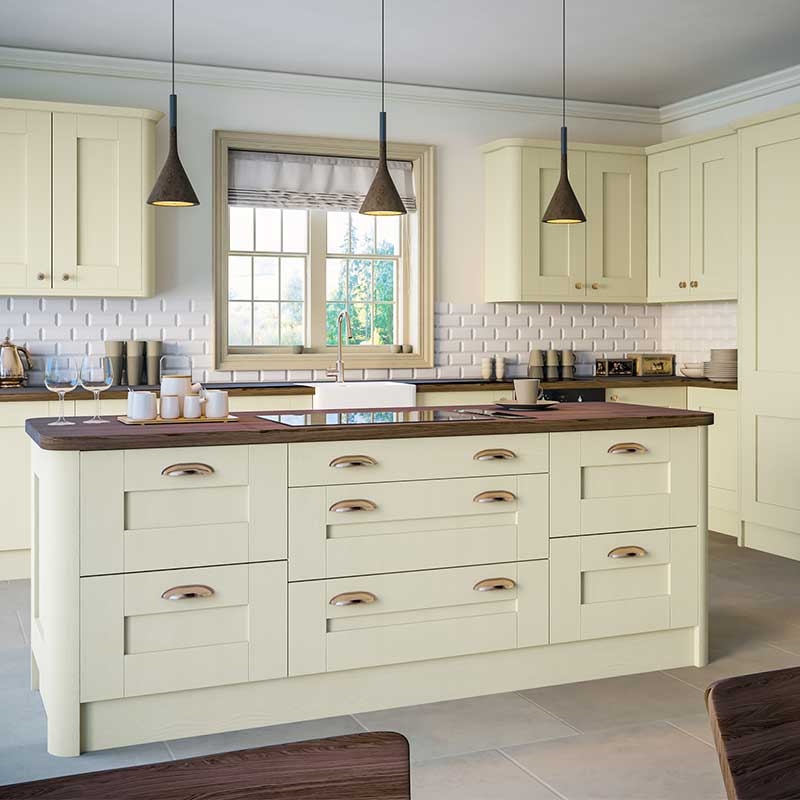 Shaker Fitted Kitchen Finished in Oakgrain Cream