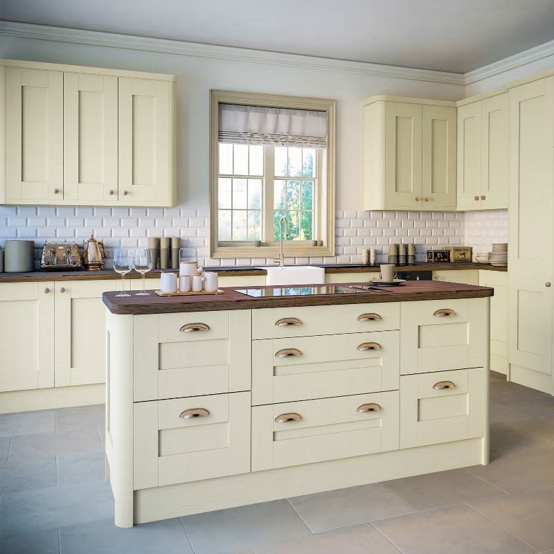 Shaker Fitted Kitchen Finished in Oakgrain Cream